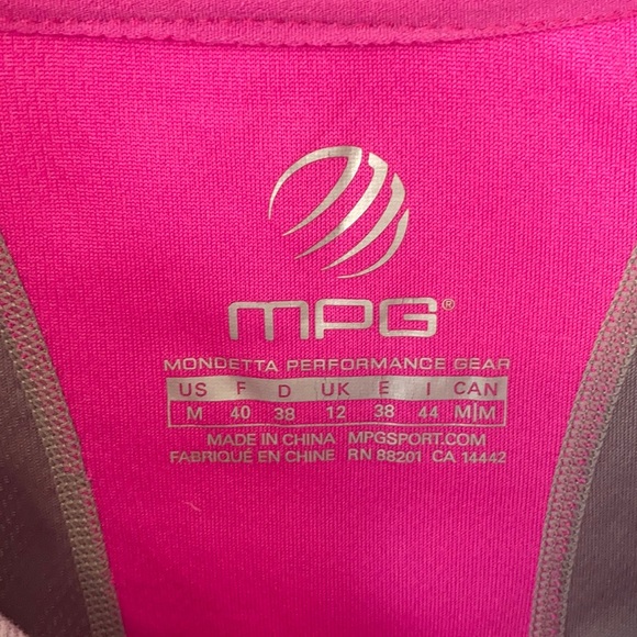 MPG 1/2 zip performance pullover - Picture 3 of 6